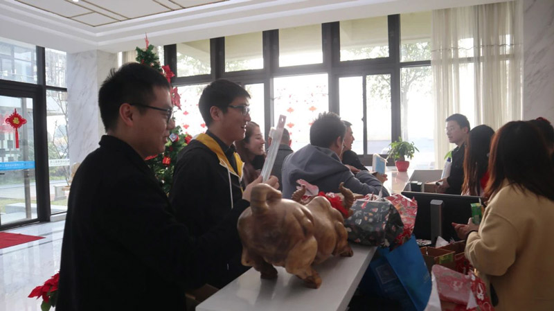 繽紛平安夜，歡樂圣誕節(jié) | 寶開舉辦第四季度員工集體生日會
