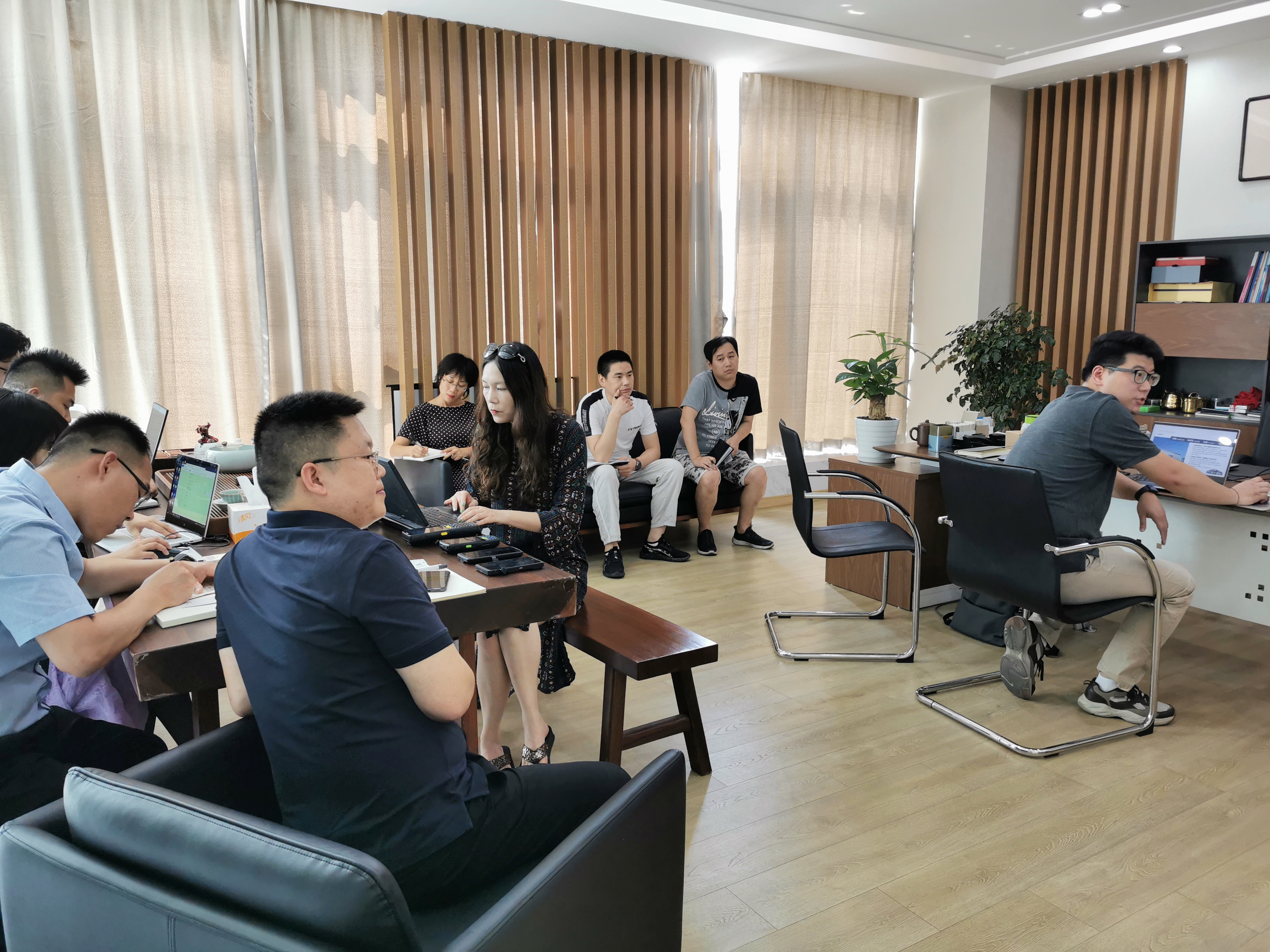 專(zhuān)題培訓(xùn) ｜ 解讀「智能傳感器產(chǎn)品」和「工業(yè)級(jí)移動(dòng)終端、視覺(jué)和UHF RFID產(chǎn)品」