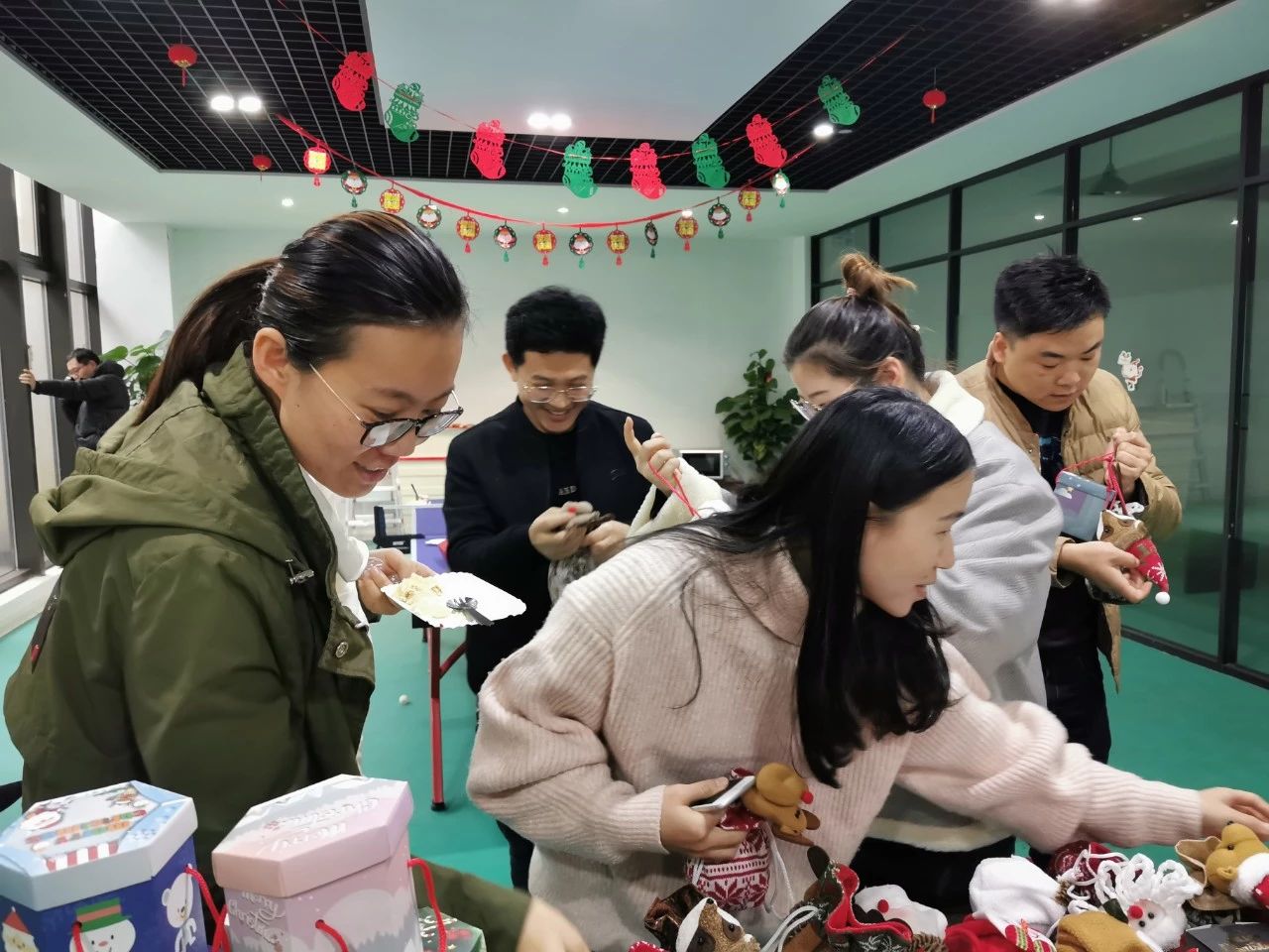 圣誕主題生日趴 | 濃情暖意平安夜，誕愿有你共前行