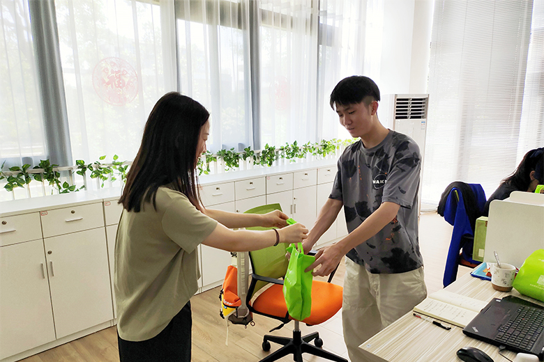 夏送清涼，情系一線｜致高溫下堅(jiān)守崗位的一線員工