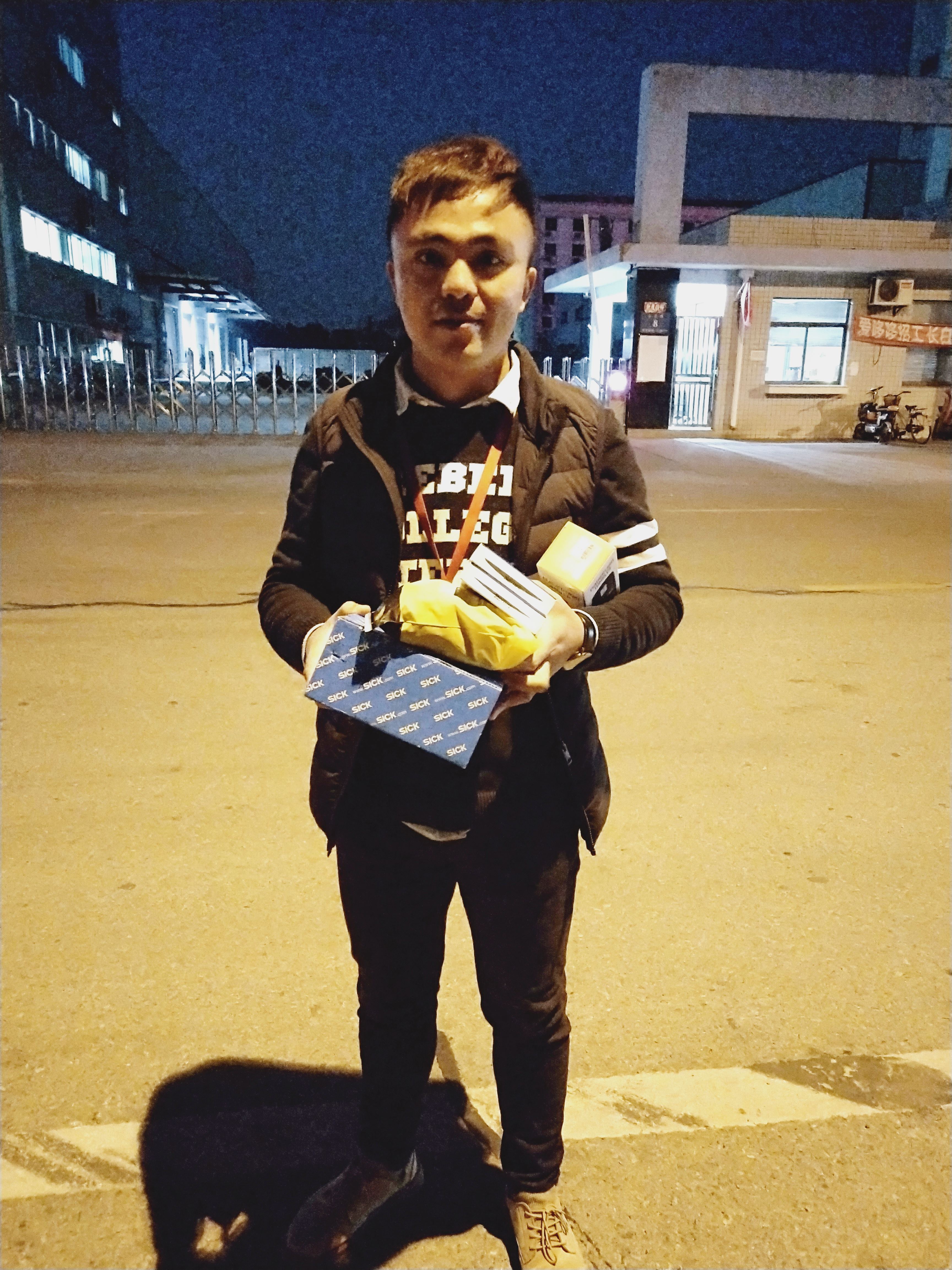 11月中旬，寶開工會(huì)組織開展“走一線、送溫暖”關(guān)愛員工暖冬行動(dòng)。