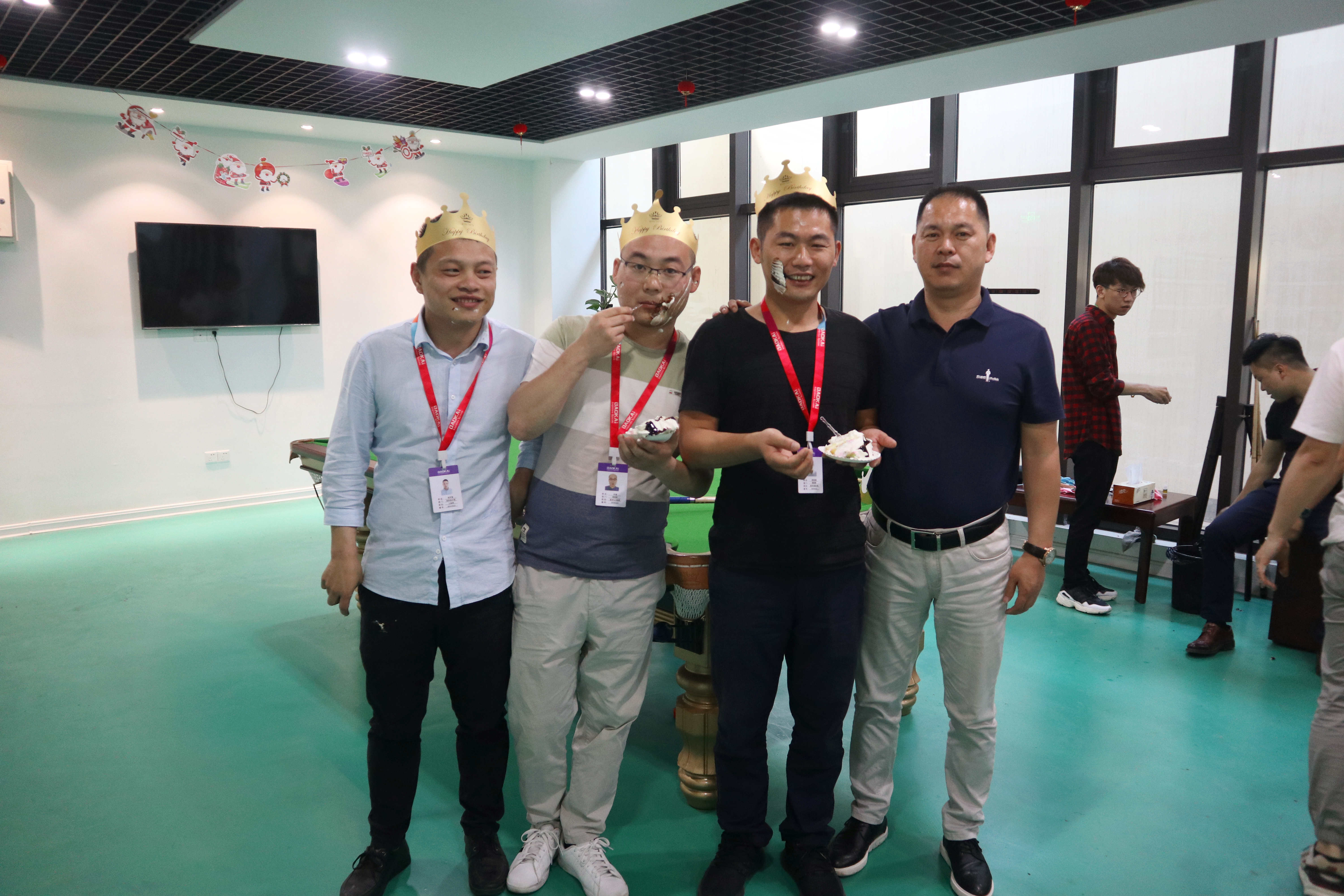 員工集體生日會 | 繽紛五月，把美好的祝福送給你